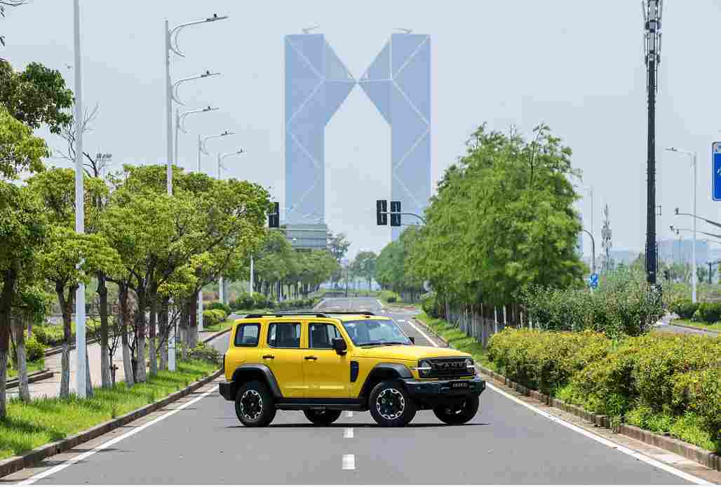 自由去闯 自由无界SUV全新坦克300正式开启 预售25.98万元起