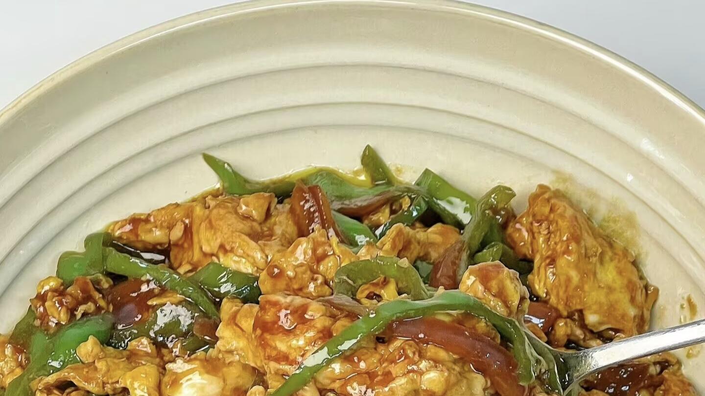 青椒洋葱炒蛋，维生素和蛋白质的完美碰撞