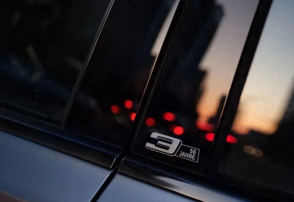 宝马推出330 Li五十周年纪念版！