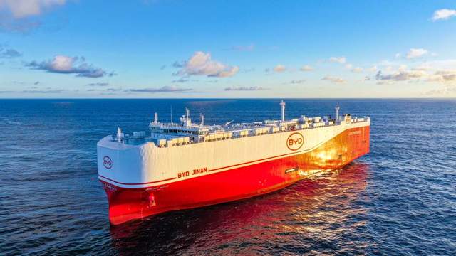 从追赶到领跑：比亚迪营收破8000亿，中国车企站上世界之巅