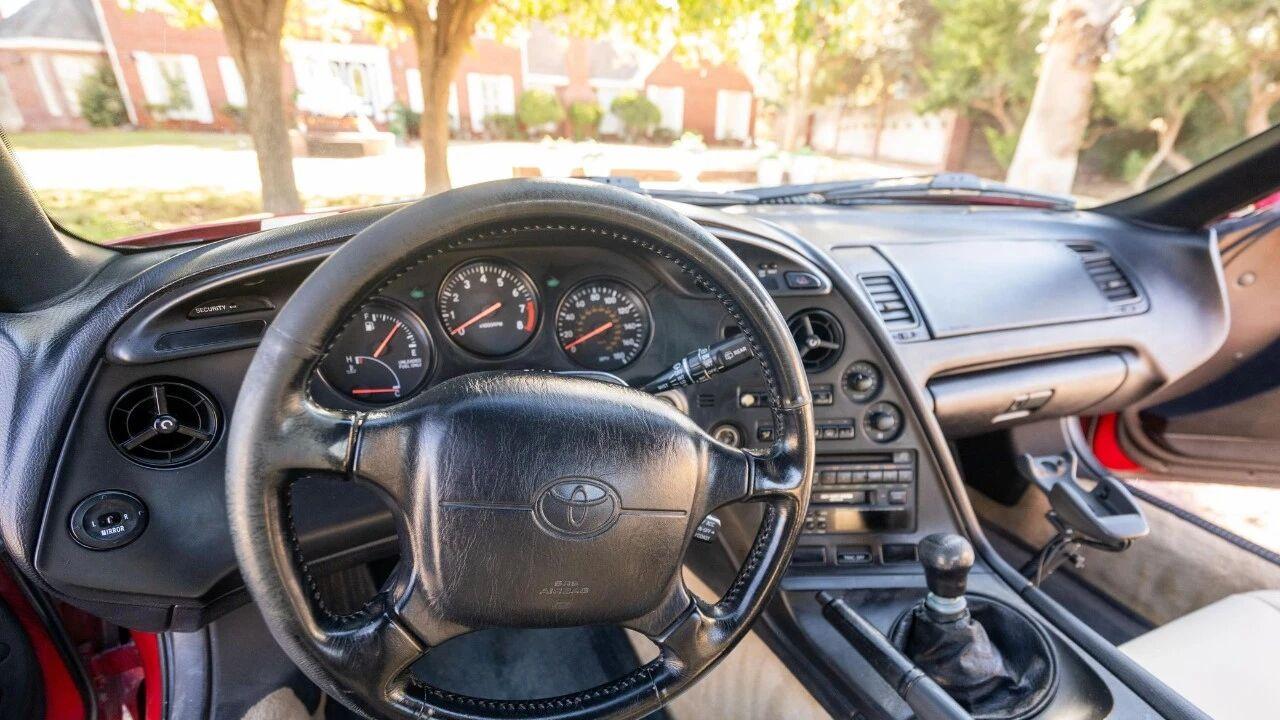 儿子卖掉父亲32年前的丰田Supra，成交价堪比全新凯迪拉克凯雷德