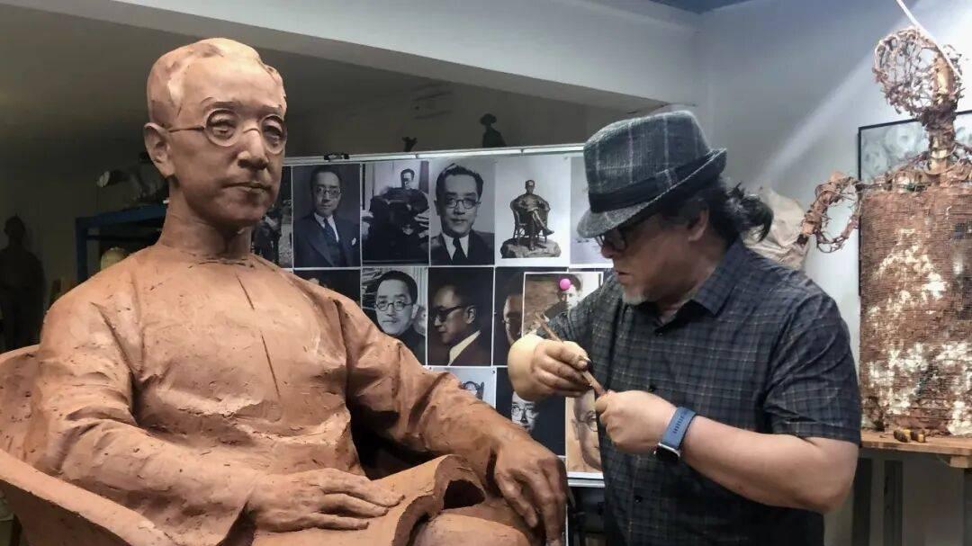 为我心中敬仰的人塑像