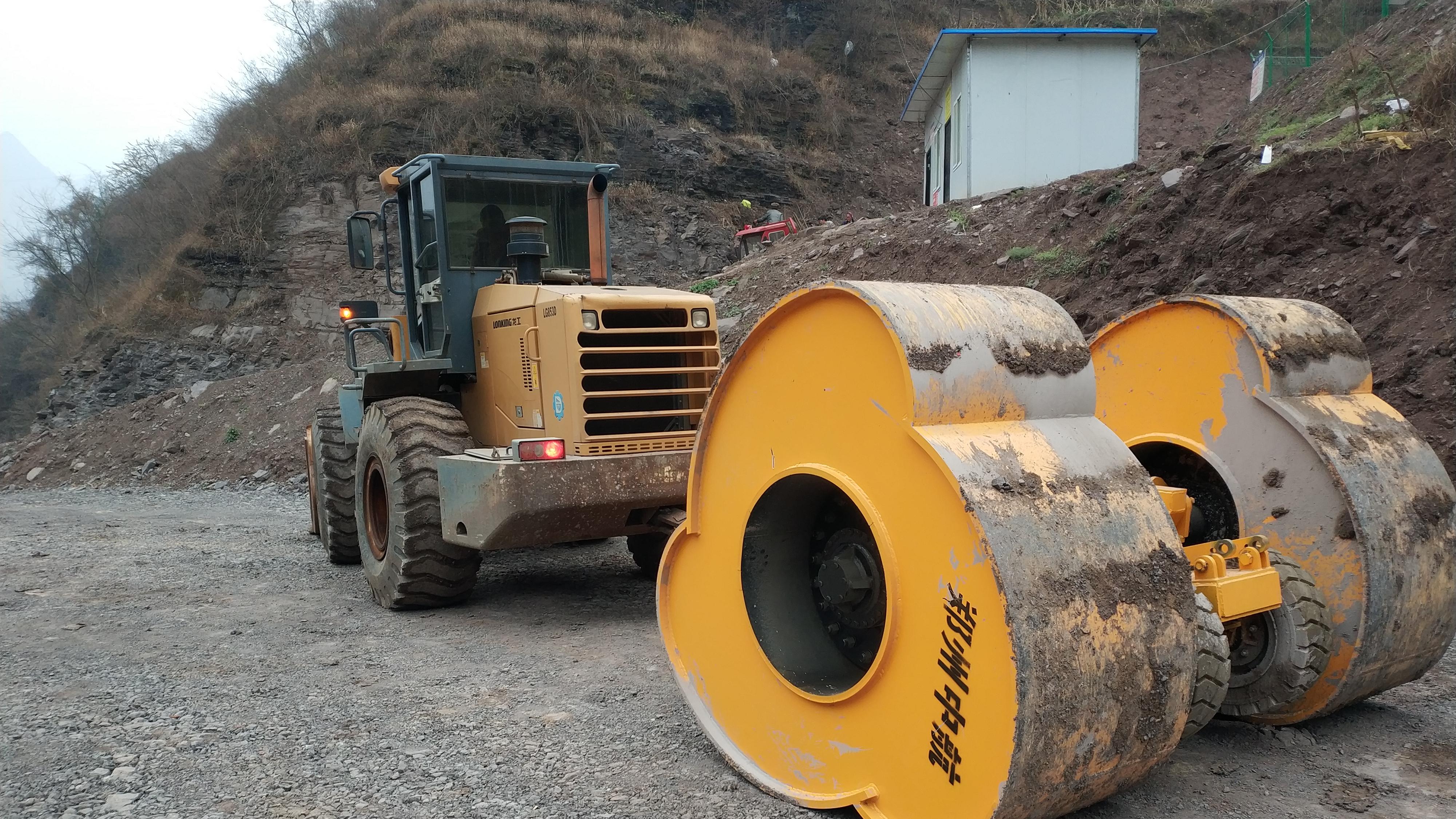 YCT25冲击压实机：精准高效，地基加固优选机型