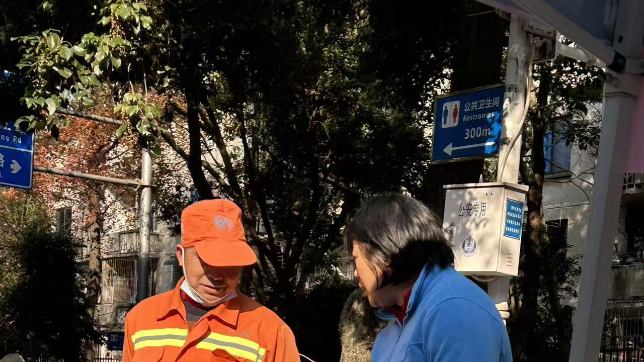 “衣”旧情深暖人心桂林兴安移动捐赠爱心衣物