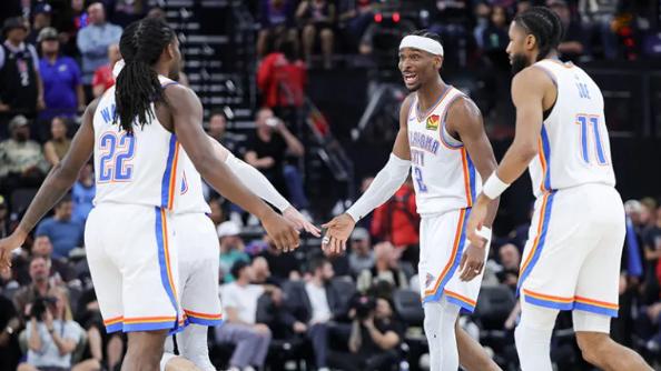 64胜！雷霆狂屠快船锁定西部第一，连续三年登顶剑指连冠