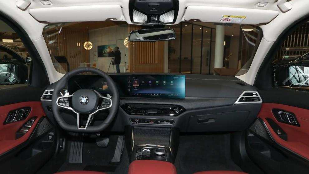 售价下调，配置调整，26款宝马3系也要加入“价格战”？