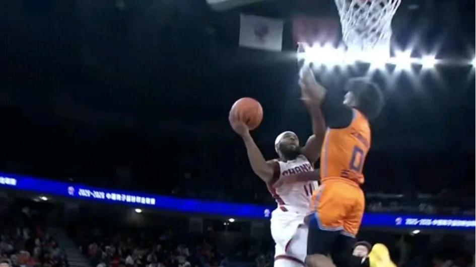 半场赛报：上海52-46山西，古德温13分6助洛夫顿16分，迪亚洛13分