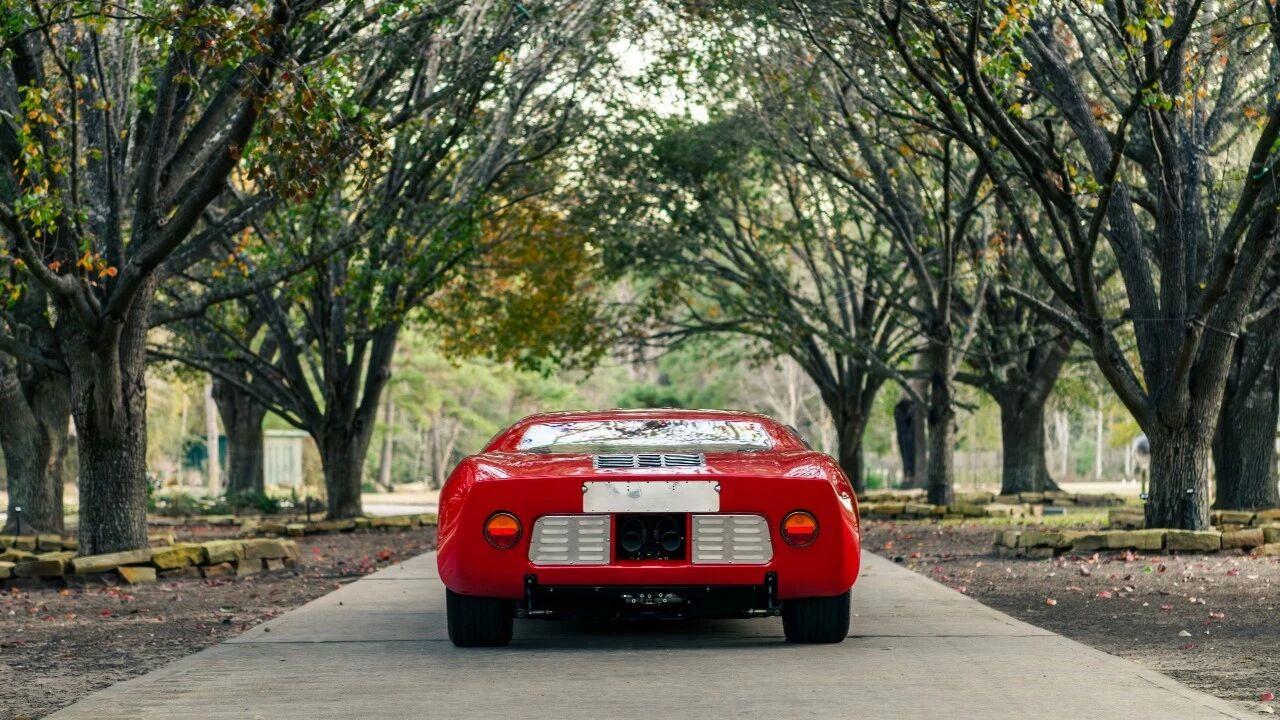 当年为干翻法拉利而生！全球仅31台公路版福特GT40，如今叫价800万美元