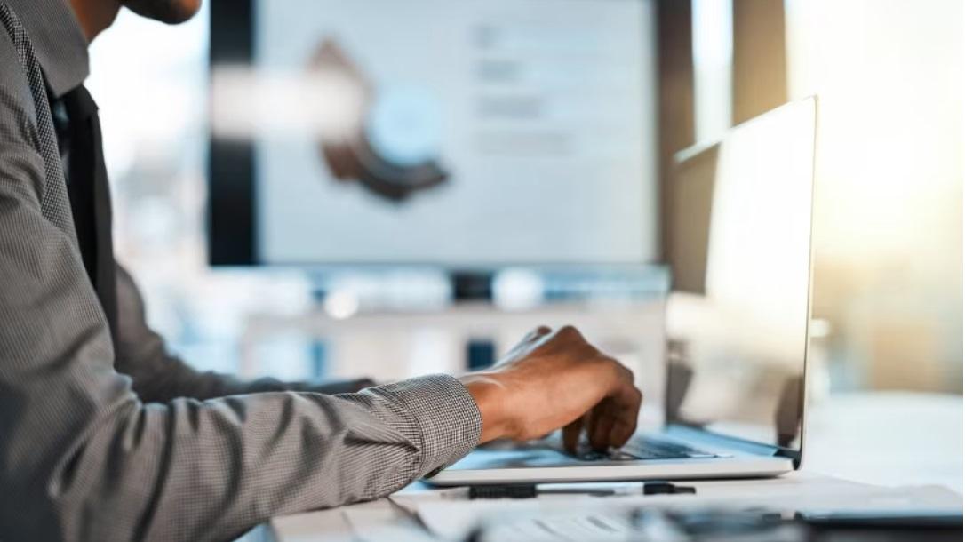 AI马上取代大量人类工作吗？