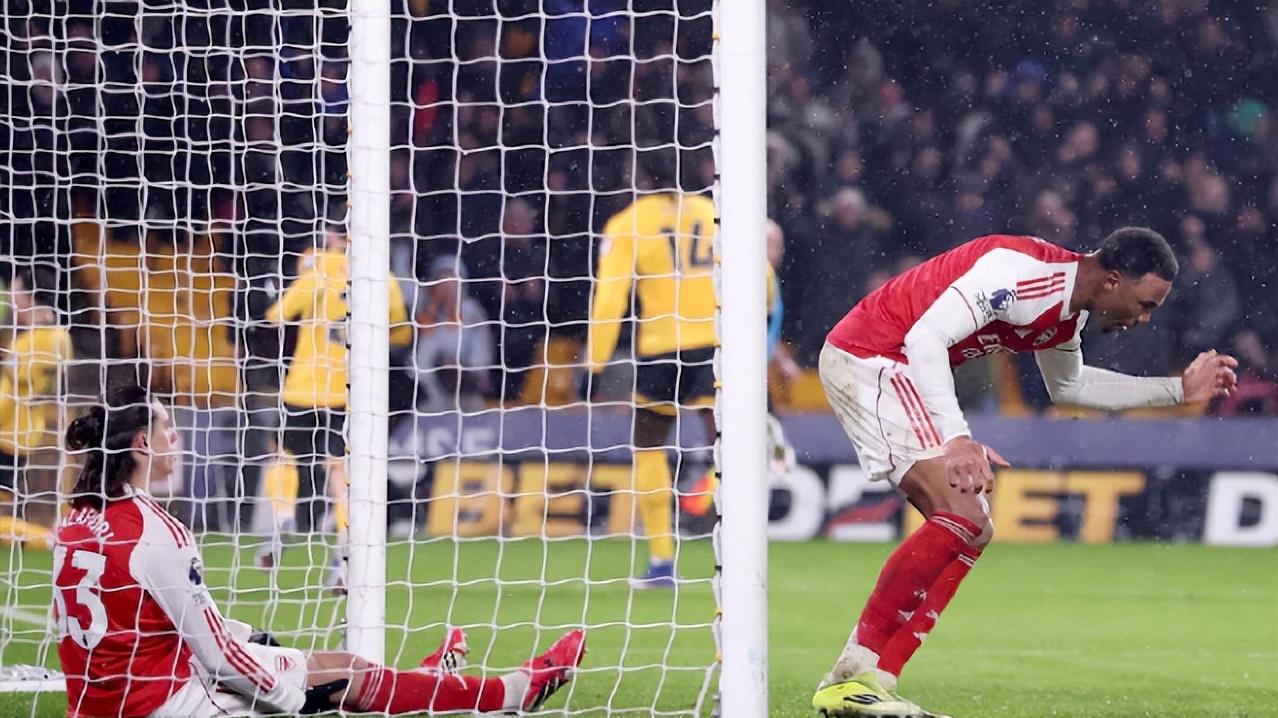 阿森纳2比2狼队，客场两球领先却遭补时绝平，深究枪手三大问题