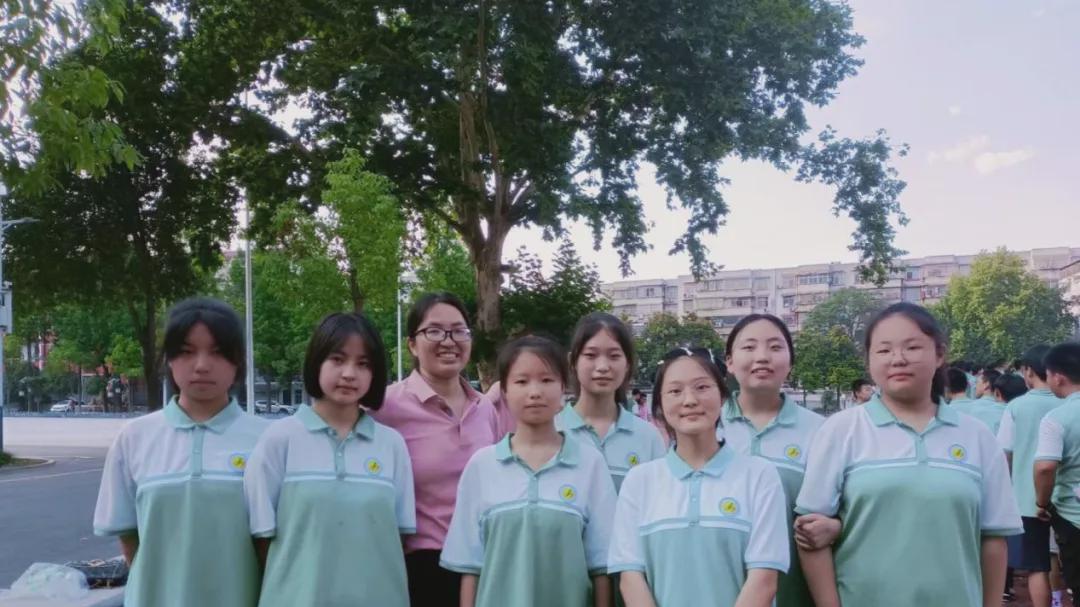 信阳市第七中学教师刘雪：以爱为舟 以责为帆