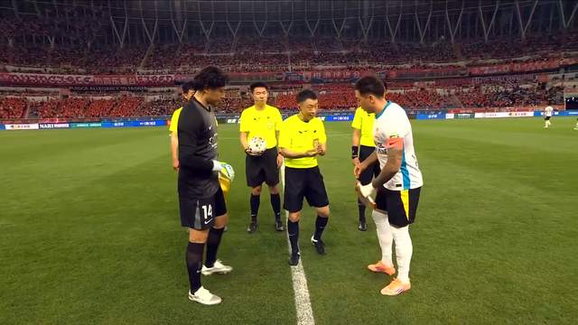 1-1，泰山队连续德比送温暖 泽卡将功补过 郑智大骂裁判被红牌罚下