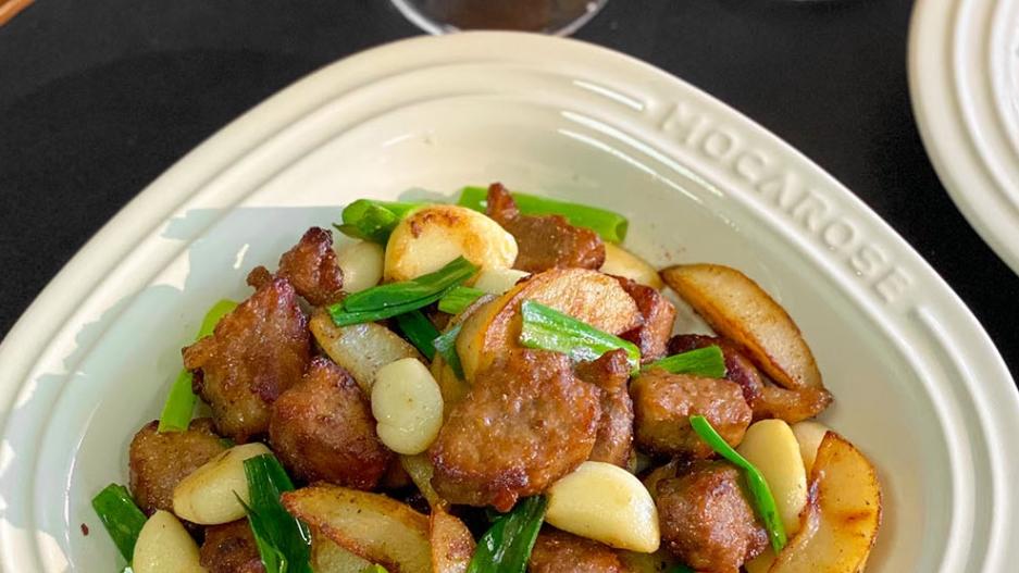 蒜香猪肉粒：金黄焦香里的家常味