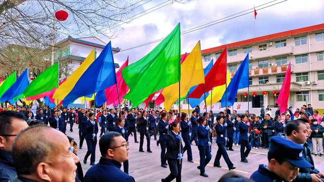 九成宫前鼓乐喧天，麟游用31道民俗大餐唤醒新春