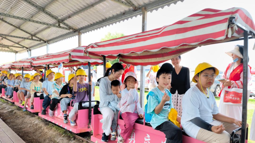 息县：盛夏赴约观荷韵 乡旅兴业暖童心