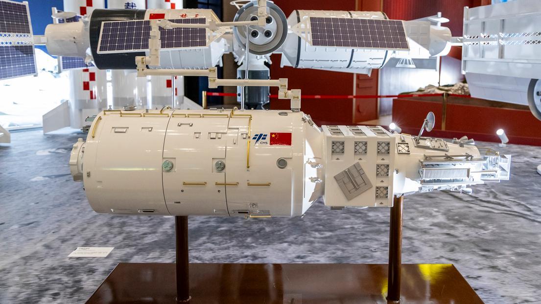 马斯克的月球弹射计划：一场颠覆卫星发射的太空革命