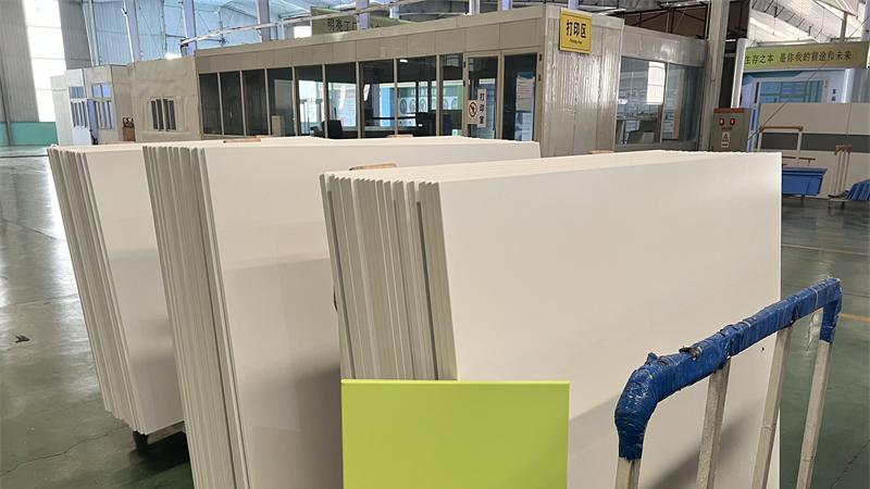 墙面装饰选材时烤瓷钢板值得关注的几个点！