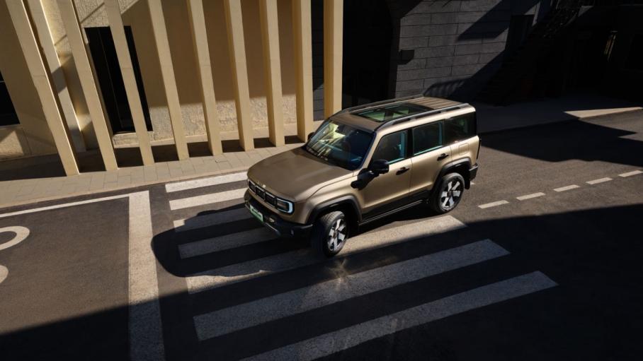 硬派越野也能“顾家”？BJ40增程元境智行版给出新答案