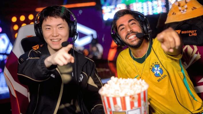 巴西男主持当面嘲讽Chovy，说他是软脚虾，听不懂还连连道谢