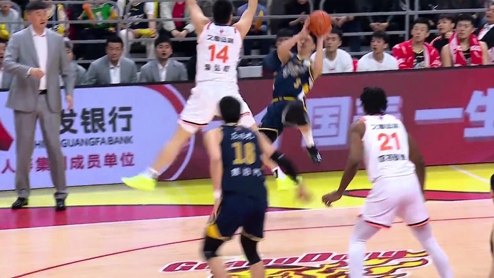 3月1日，世预赛迎来一场焦点大战，中国男篮能否出线的关键一仗！