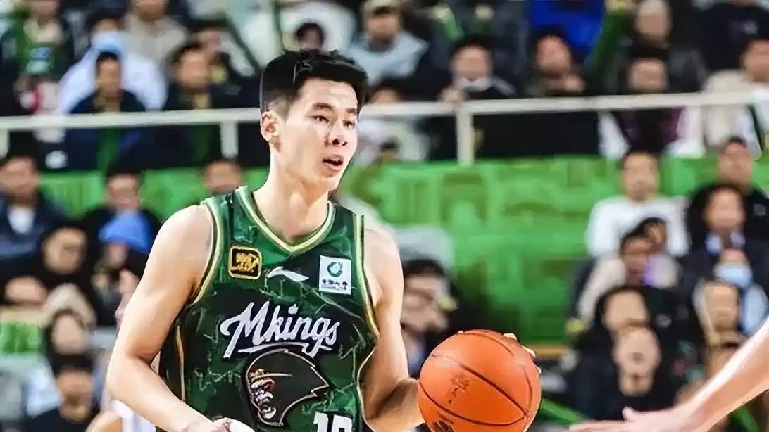 场均22分本土得分王落选国家队！涅槃重生，为何敲不开男篮大门？