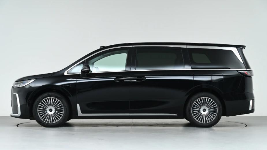 新车漆更炫酷，岚图梦想家PHEV冠军版正式上市，取消部分配置