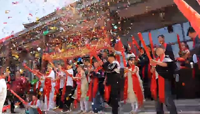 豫南邹氏文化园落成揭牌暨迁八公玉像揭彩典礼圆满举行千余宗亲齐聚马畈镇共祭先祖，见证邹氏文脉新地标诞生