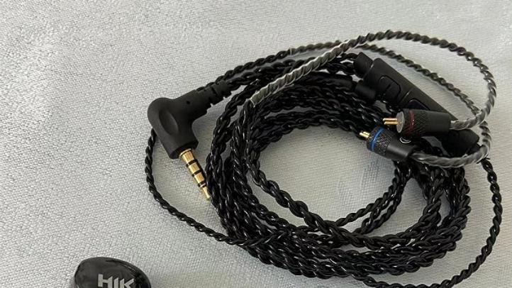 发烧友选择有线耳机，音质微调，细节更清晰
