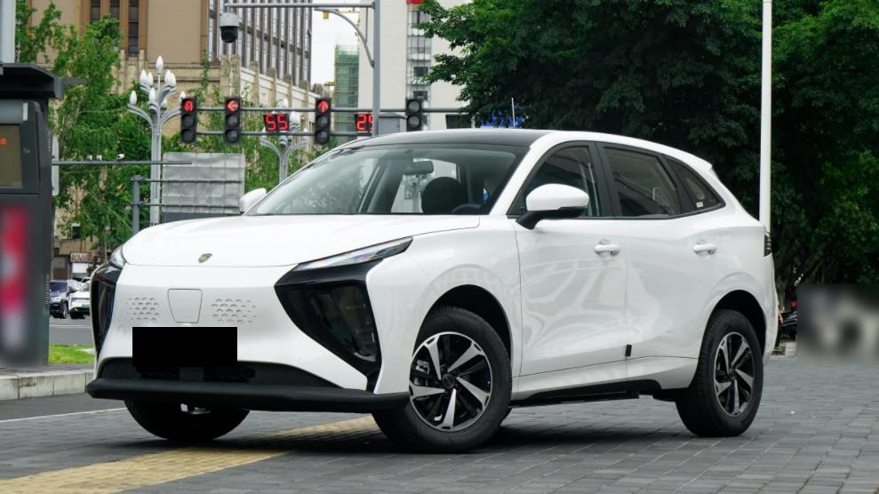 纯电续航180km，轴距2730毫米，25款风行雷霆值得一试吗？