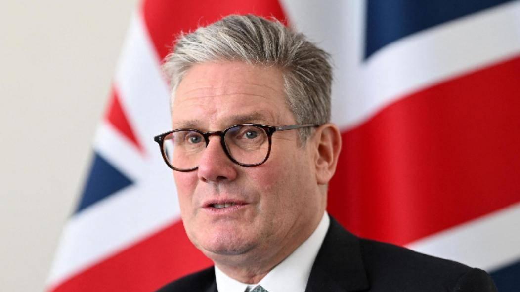 突发！斯塔默宣布辞职，英国政坛持续震荡