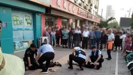 江苏淮安暴力袭警案，超雄兄弟挥刀砍向4民警，致2死2伤后逃亡