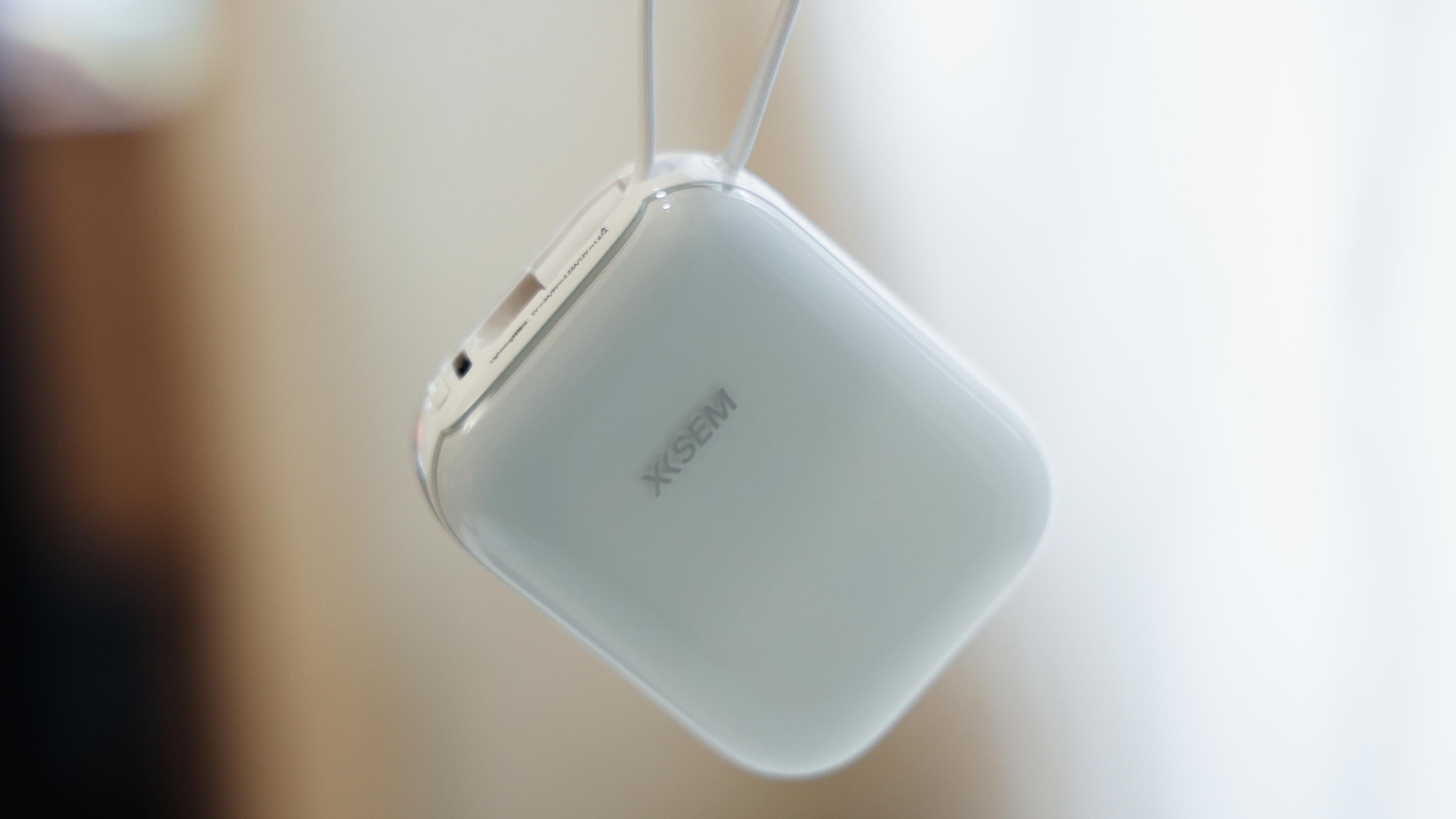 通勤差旅续电不慌！西圣PB-S半固态充电宝：自带双线+10000mAh续航拉满