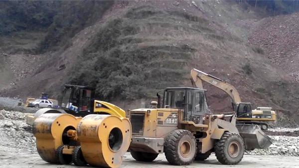 旧的冲击碾压路机冲击碾压施工注意事项