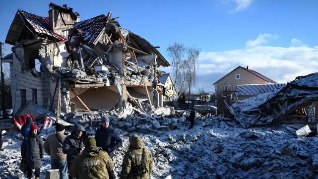 乌克兰国库告急：仅剩127亿欧元撑2个月，国家破产危机真的要来了？