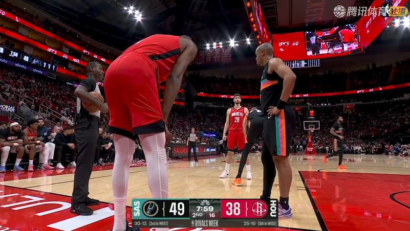火箭险胜！谢泼德21+2+4，赛后杜兰特一把抱住小贾，文班直接走入通道
