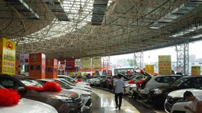当宝马放下身段 我们该为“降价30万”欢呼还是叹息？