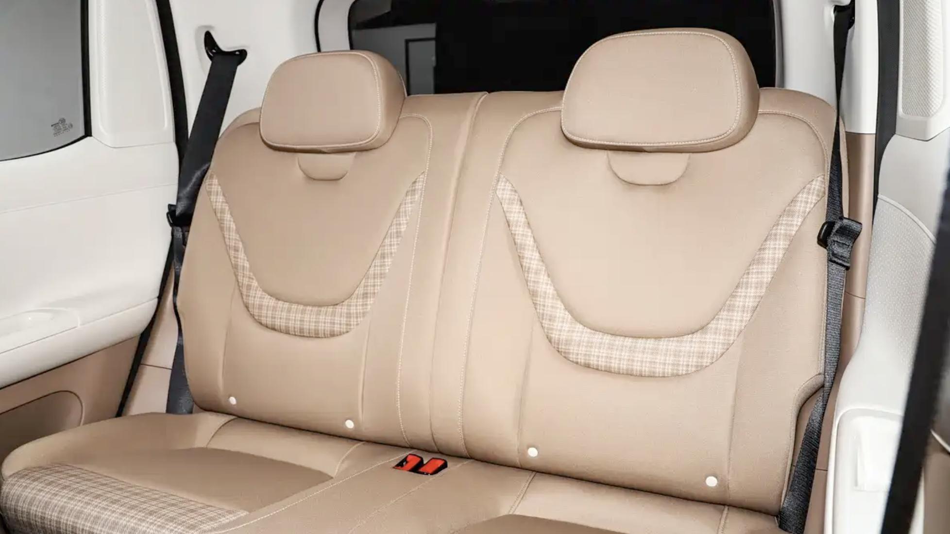 五菱爆款换代，全新外观设计，轴距2190mm，搭载纯电动力‍