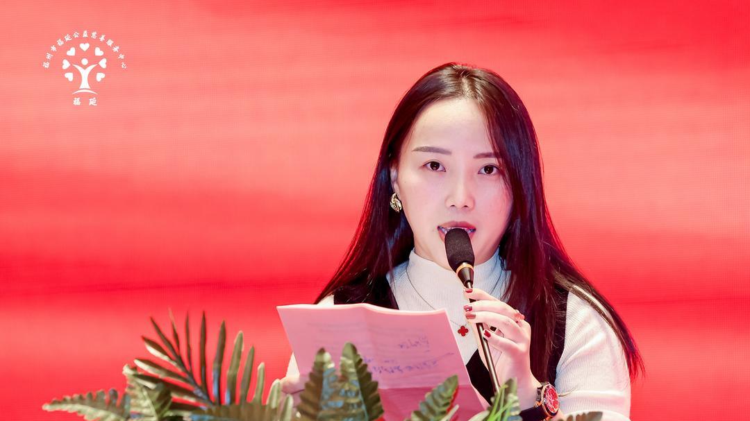 翰墨融大爱 初心映榕辉—记福延美术馆馆长许艳蓉的公益暖心之路