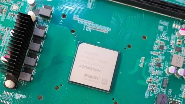 龙芯3B6000比肩AMD Zen5架构，自主指令集的性价比优势凸显