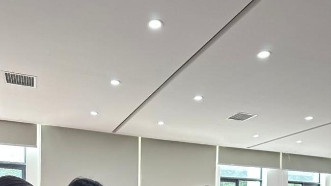 她们是母亲，是妻子，是女儿，更是推动社会进步的重要力量。