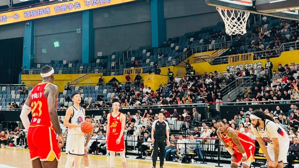 CBA积分榜：广东加时逆转青岛重回前四，北京击败广州升至第三