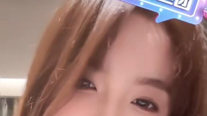 余霜宣布怀孕后Rita开播又被网友催婚，Rita无奈回复：我努力努力