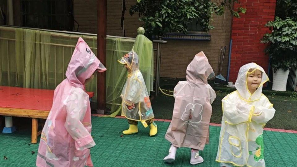 雨天童趣课堂，解锁多元成长！万婴克拉美丽幼儿园特色教学活动