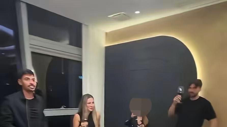 克雷桑聚餐遭质疑！京媒：职业球员能喝这个？泽卡、马德鲁加在列