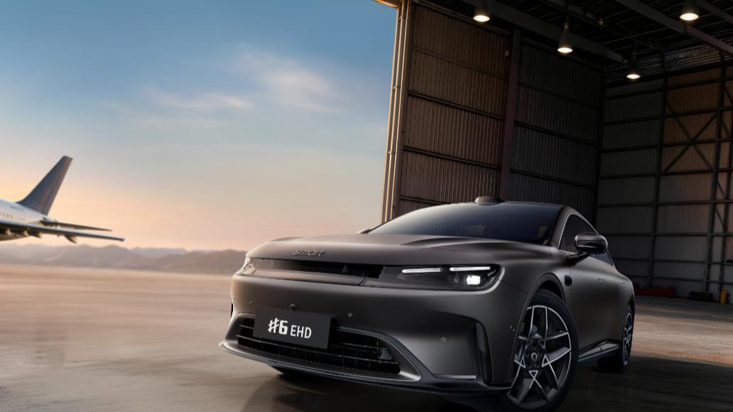 未来感灰色来袭，全新 smart 精灵 6 号引领下一代豪华审美风向