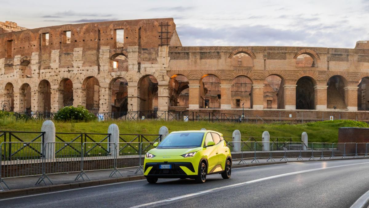 又一里程碑！比亚迪2025年销量跻身全球前五，中国车企刷新历史