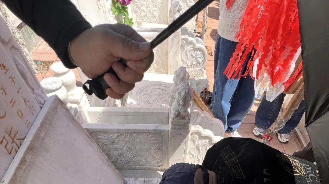 祖坟迁对，富贵加倍！秦皇岛福主不远千里请来石家庄风水大师姜上，现场实拍曝光