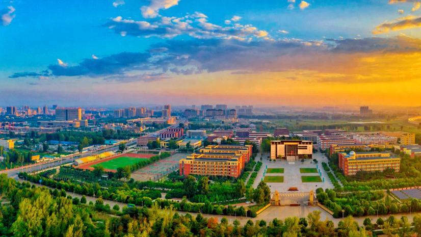 高德携手鲁山一高共建“友好社区AI智慧校园”