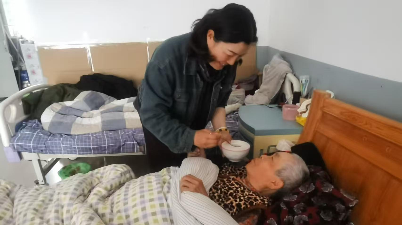 武响玲：柔肩撑起一个家