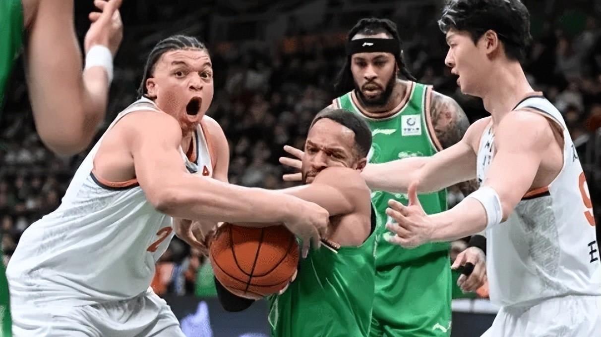 3将回暖主导上海五连胜！张镇麟+洛夫顿拾巅峰，闫鹏飞攻守一把抓